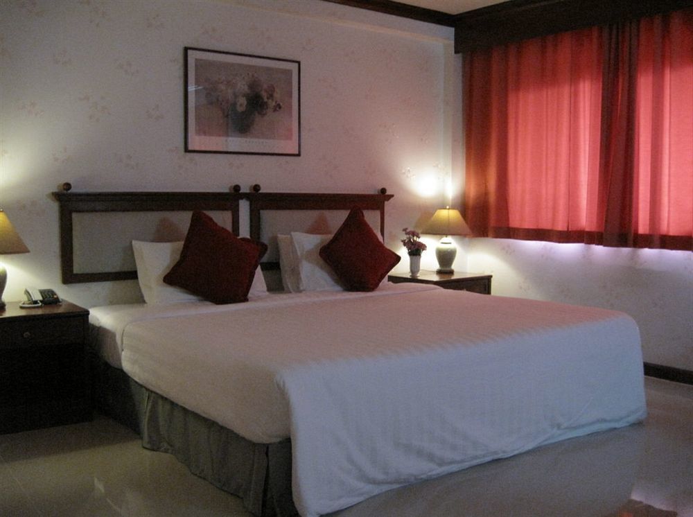 Vista Hotel Chiang Mai - Sha Extra Plus Exterior photo